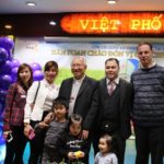 Con cái giáo xứ Thượng Lộc tại Đức Quốc hân hoan chào đón Đức cha Phaolô Nguyễn Thái Hợp