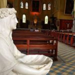 Nhà thờ đóng cửa, không thánh lễ, không hành hương: Giáo Hội Ý trong tình trạng chiến tranh với coronavirus