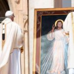 Truyền hình trực tiếp Thánh lễ Lòng Chúa Thương Xót do Đức Thánh Cha Phanxicô cử hành, 16h 19/4/2020