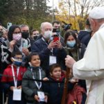 Đức Thánh Cha gặp gỡ và cầu nguyện với người nghèo tại Assisi