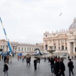 Khánh thành hang đá và thắp sáng cây thông Giáng sinh tại Vatican